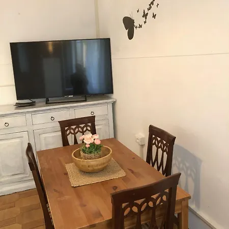 Shalom Apartment *